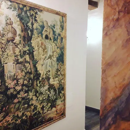 In Centro 招待所 古比奥